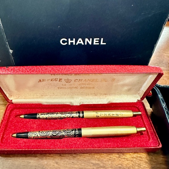CHANEL desk set 24k pen set and coIn holder with box - Picture 2 of 4